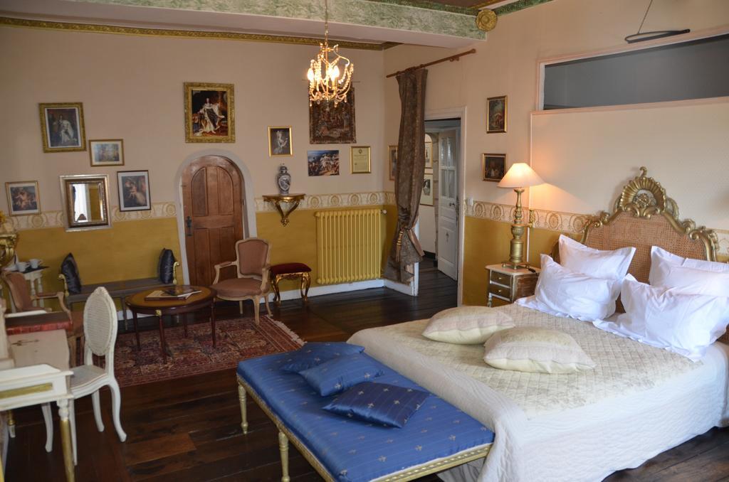 La Tour Du Lion Bed and Breakfast Rochefort-en-Terre Εξωτερικό φωτογραφία